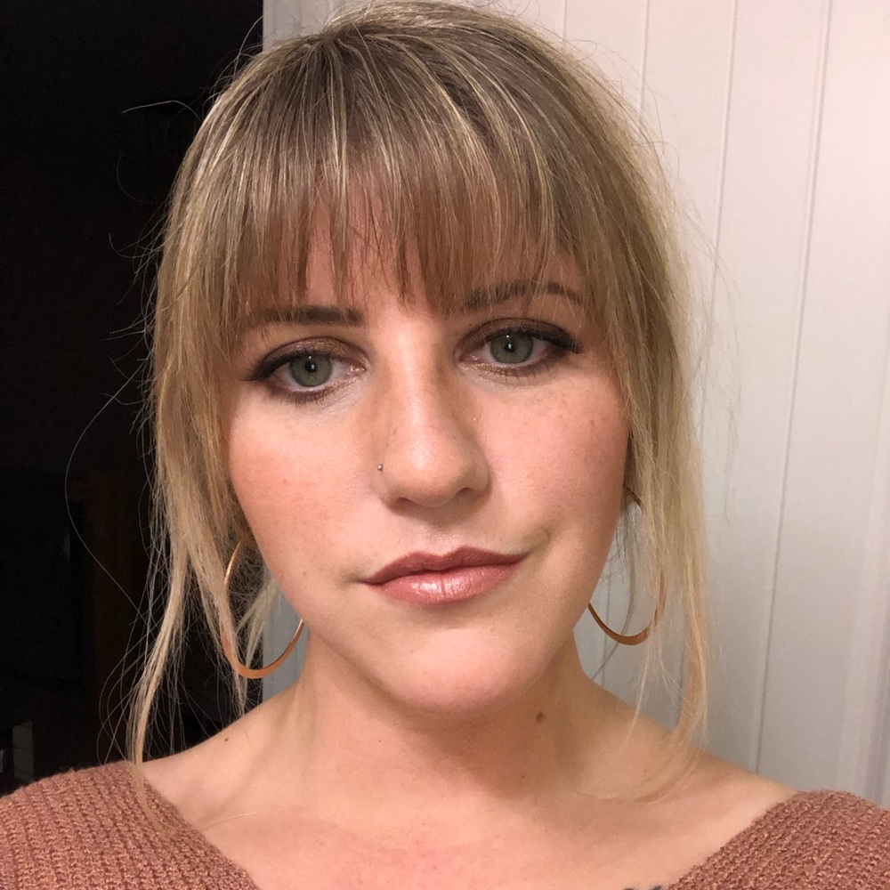 Meet your Posher, Katelyn
